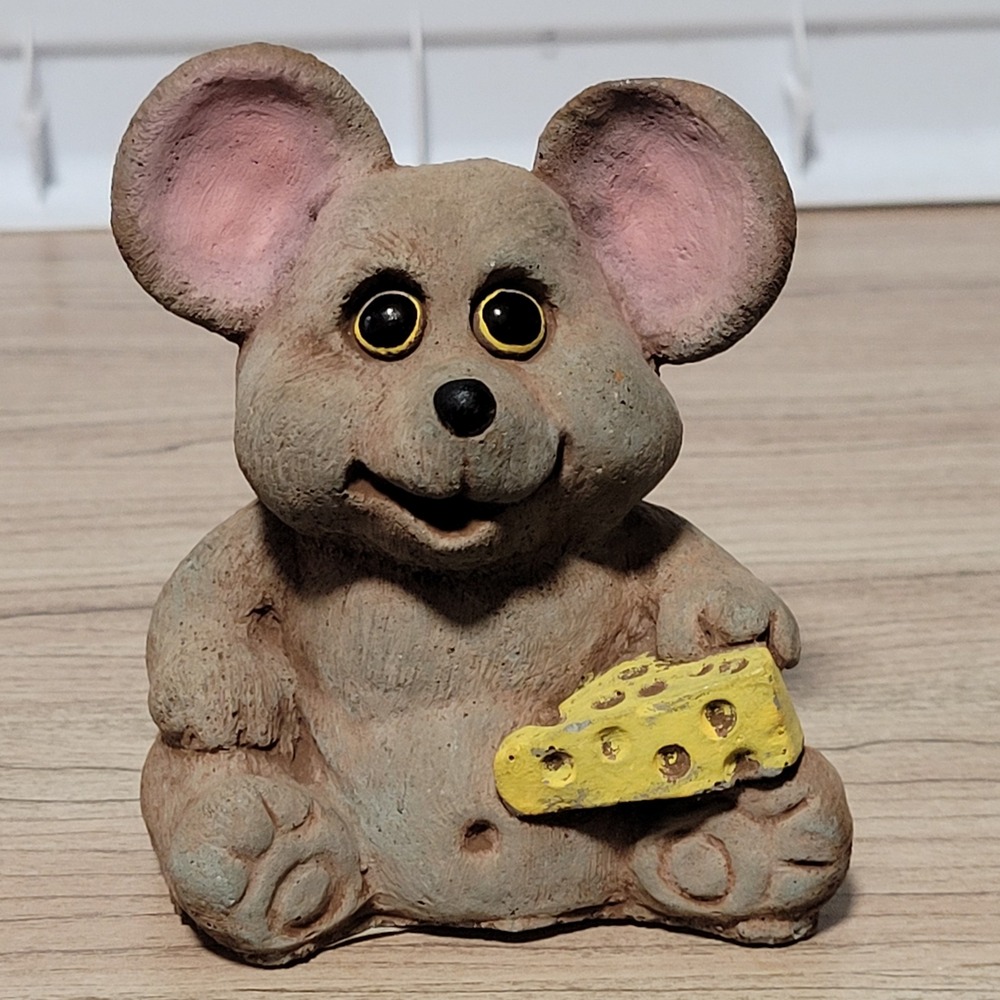 Animal Accents Sculpture Studio Mouse Holding Cheese Figurine Pueblo stone decor